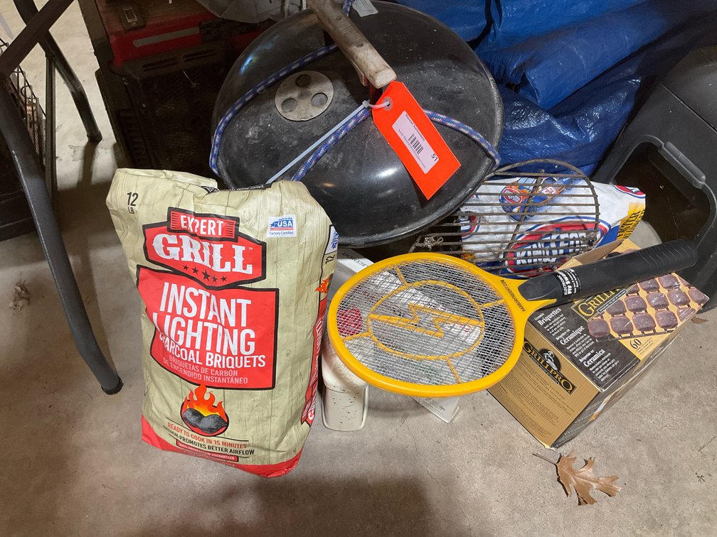 Portable kettle grill with charcoal & accessories