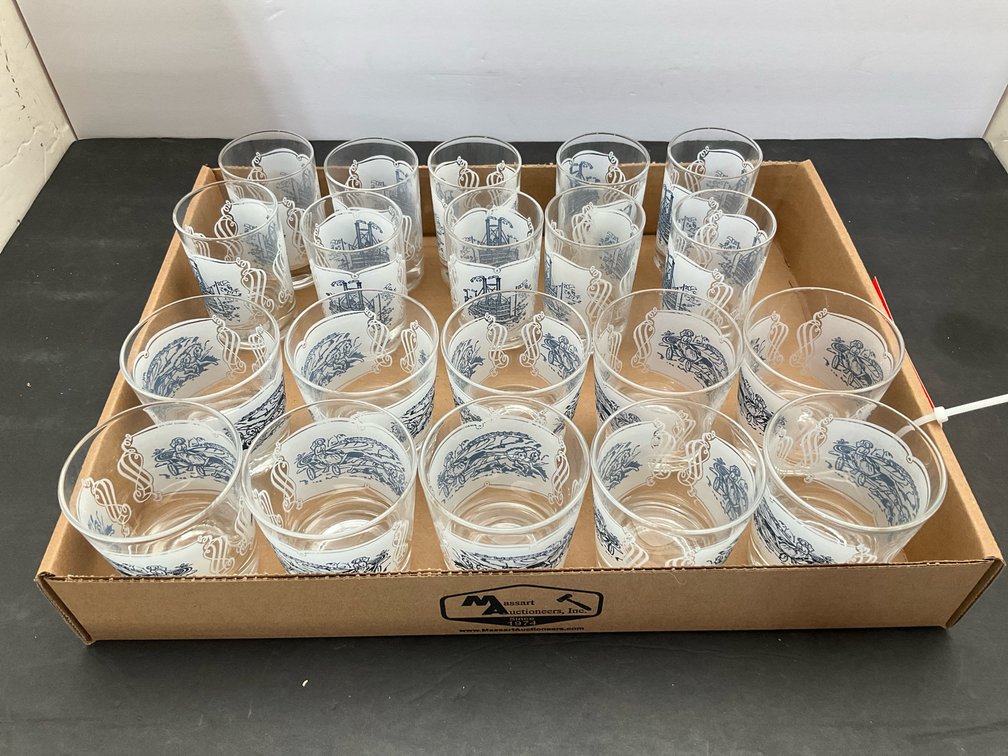 20 drinking glasses with blue transportation motifs
