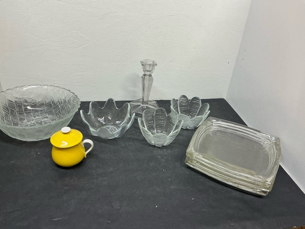 Clear glassware & yellow ceramic lidded pot