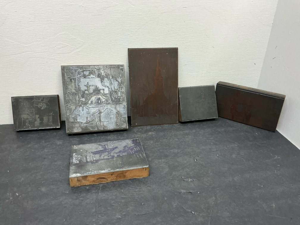 6 wood-mounted metal letterpress printing blocks