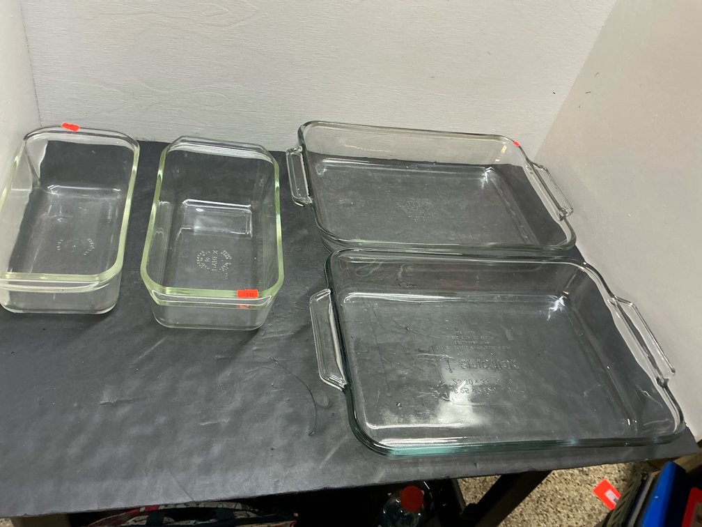 4 clear glass baking dishes & loaf pans