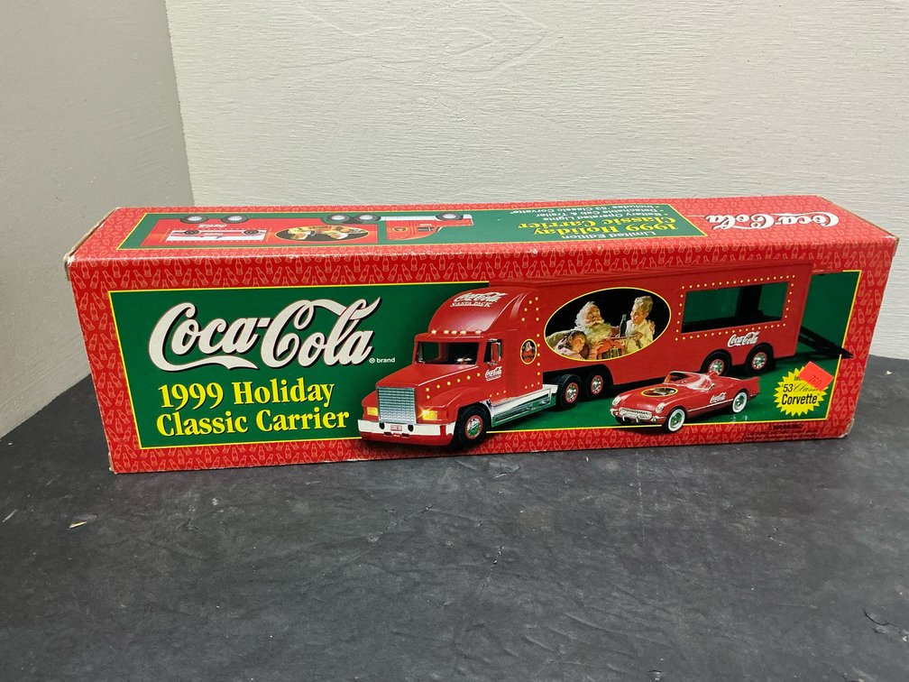 Coca-Cola 1999 Holiday Classic carrier with '53 Corvette