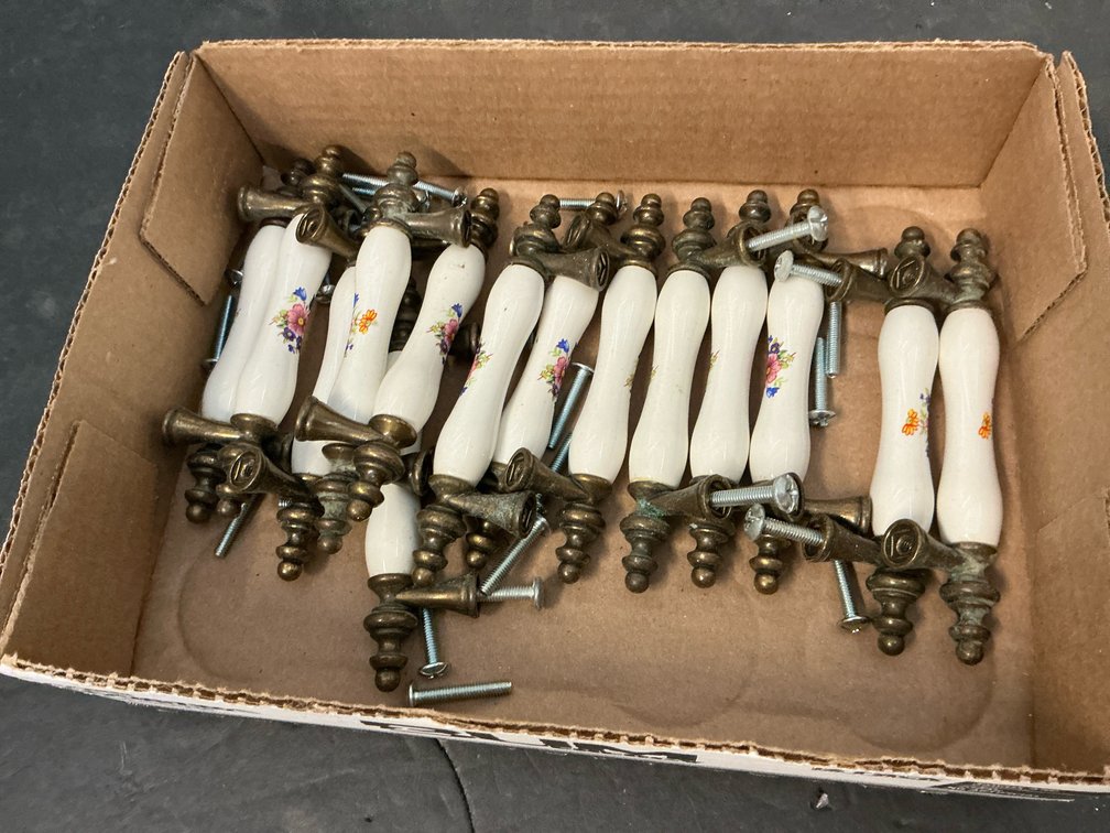 Assorted ceramic & brass cabinet pull handles