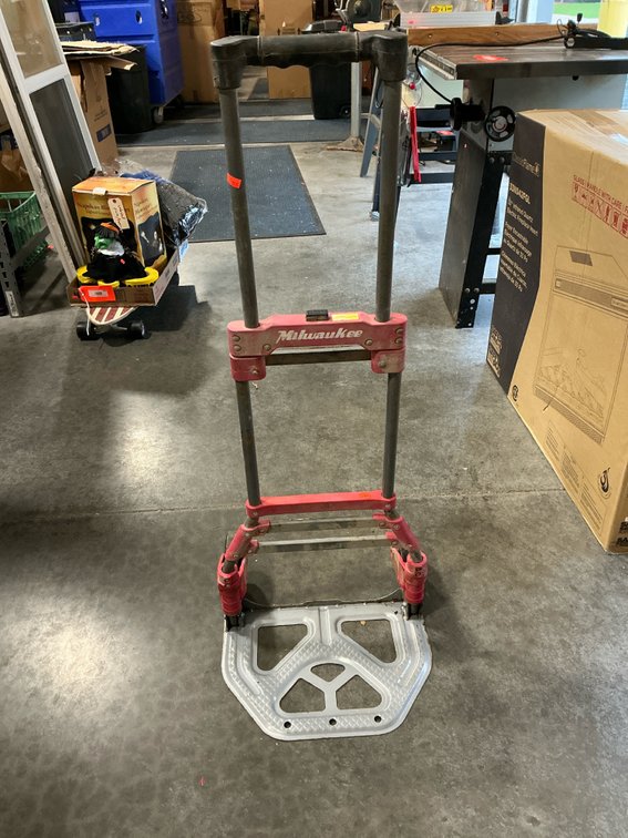 Milwaukee folding hand truck with telescoping handle