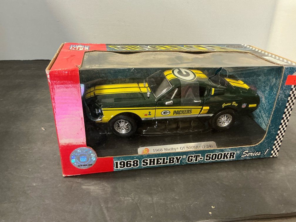 Fleer Collectibles 1968 Shelby GT-500KR Packers 1:24 car