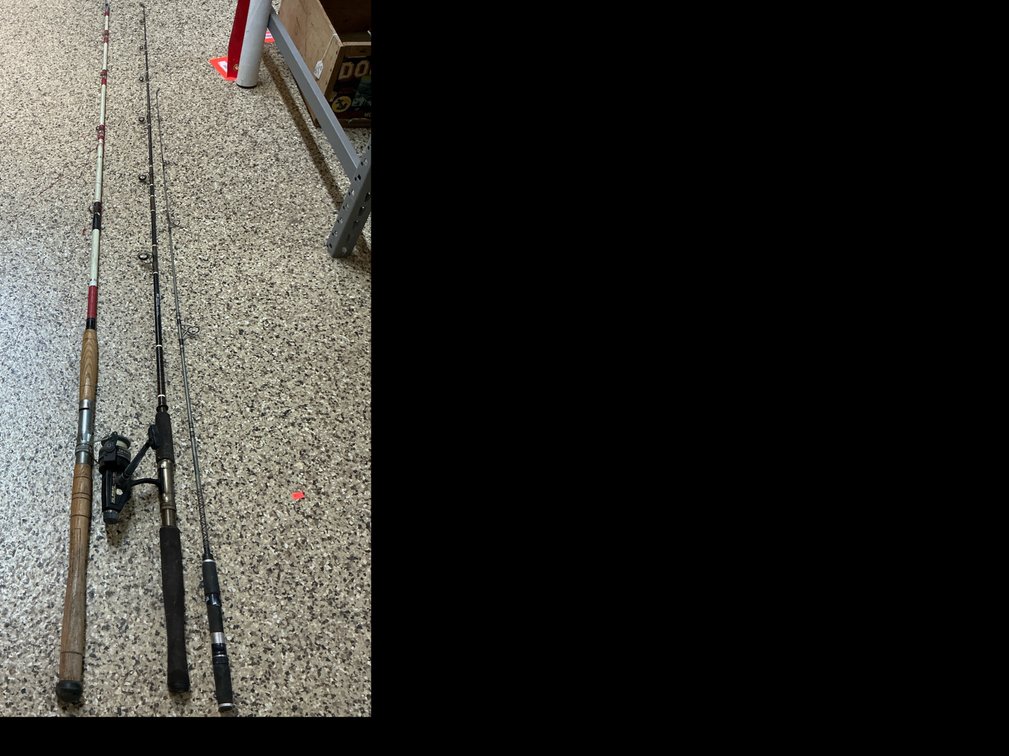 Grouping of 3 fishing rods with spinning reel