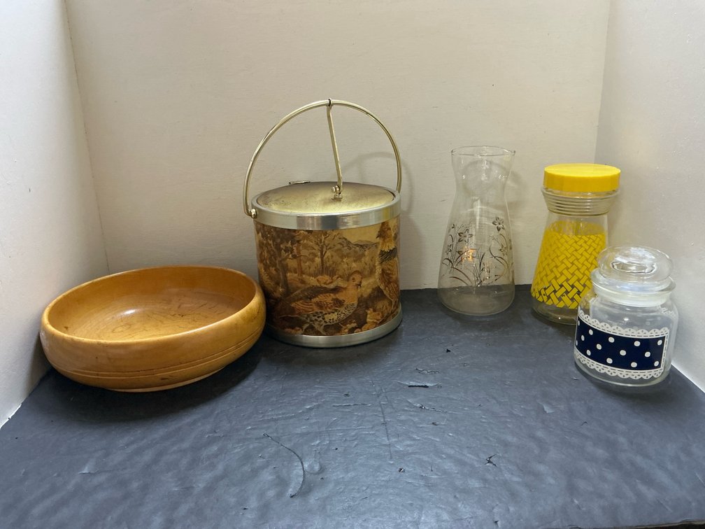 ice bucket, wood bowl & glassware