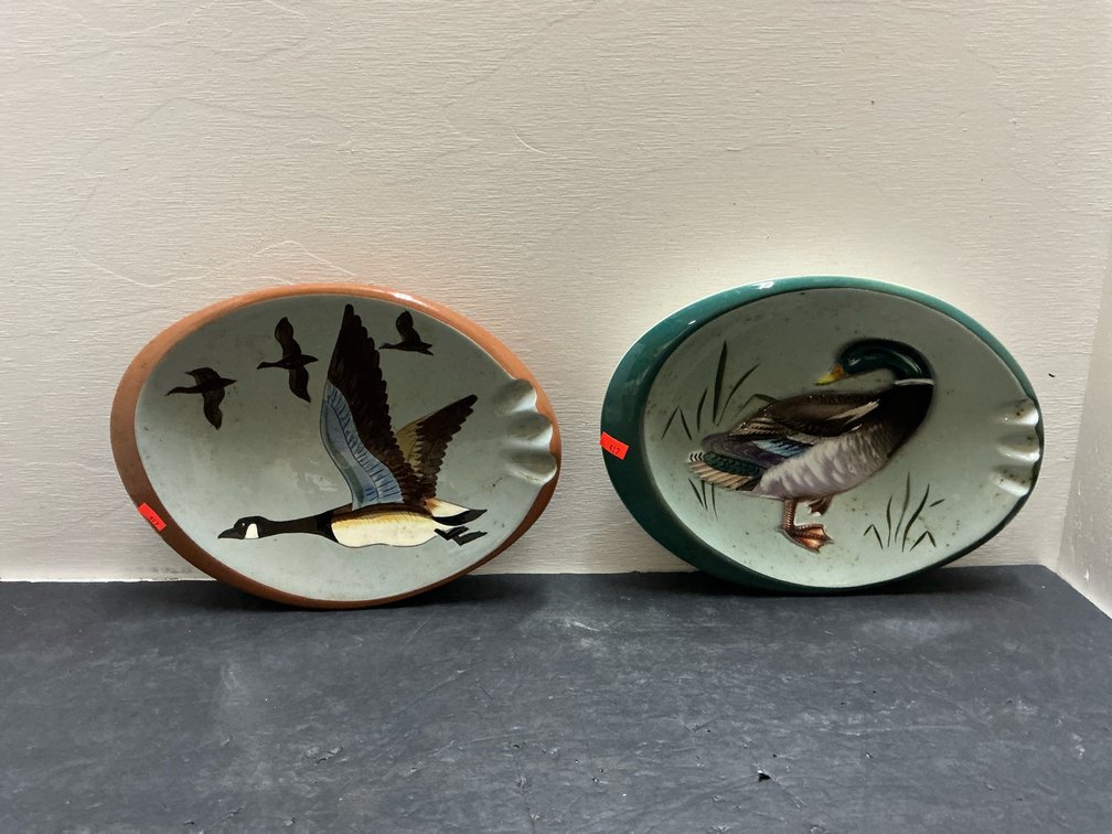 Pair of ceramic waterfowl oval ashtrays