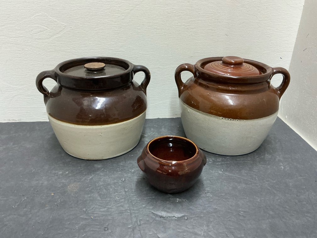 Stoneware bean pots & small crock