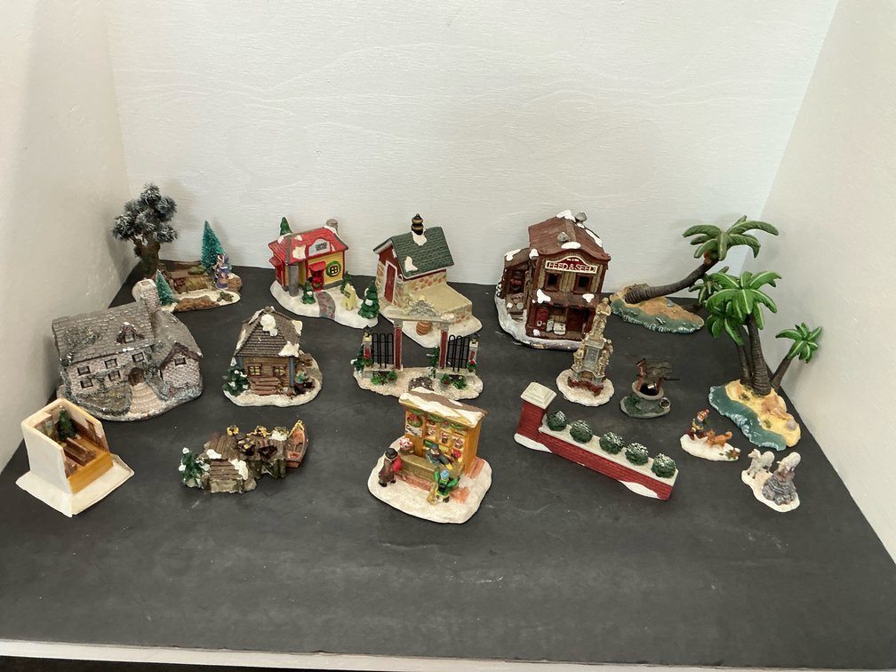 Miniature village buildings & accessories