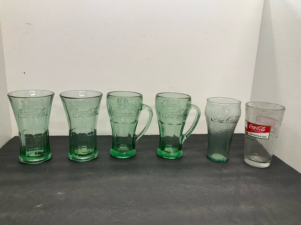 6 Coca-Cola green & clear glass tumblers & mugs