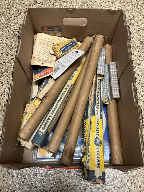 Assorted fluorescent tubes & light bulbs