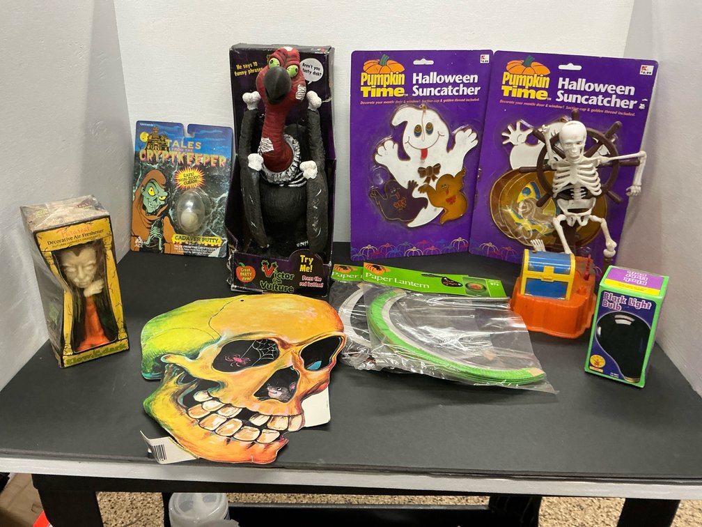 Grouping of Halloween decorations & novelty items
