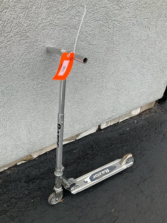 Razor folding aluminum kick scooters