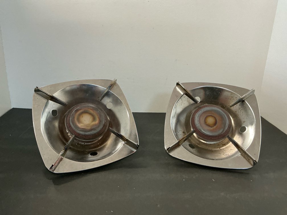 2 gas stove burner drip pans & 2 propane heater heads