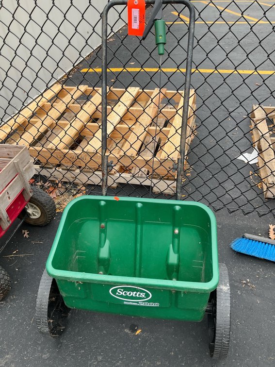 Scotts AccuGreen 2000 drop spreader
