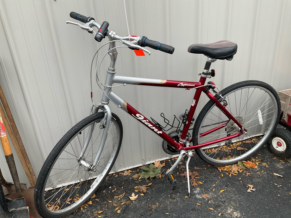 Giant Cypress bicycle in red and silver