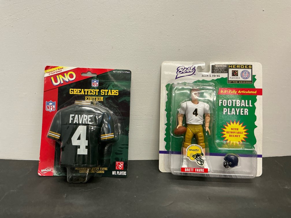 2 Brett Favre collectibles with action figure & UNO tin