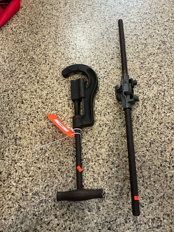 Cast iron pipe cutter & pipe threader die stock