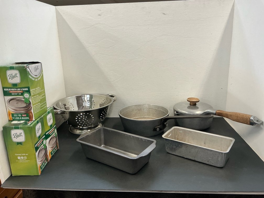 Cookware, loaf pans, colander & canning lids