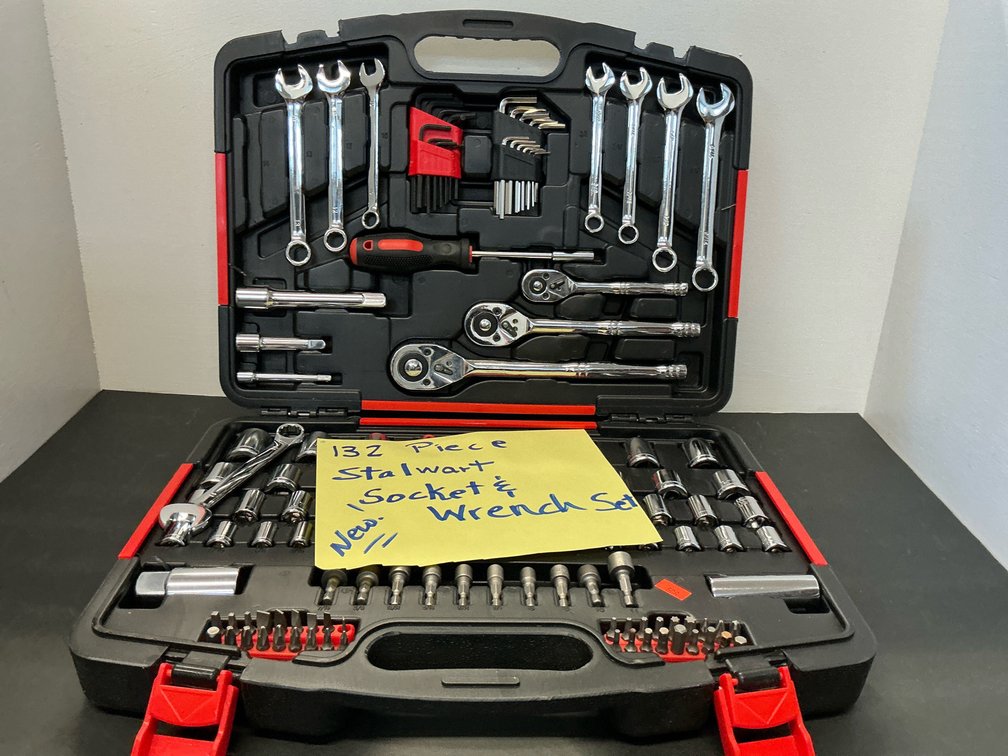Stalwart socket & wrench set with carrying case