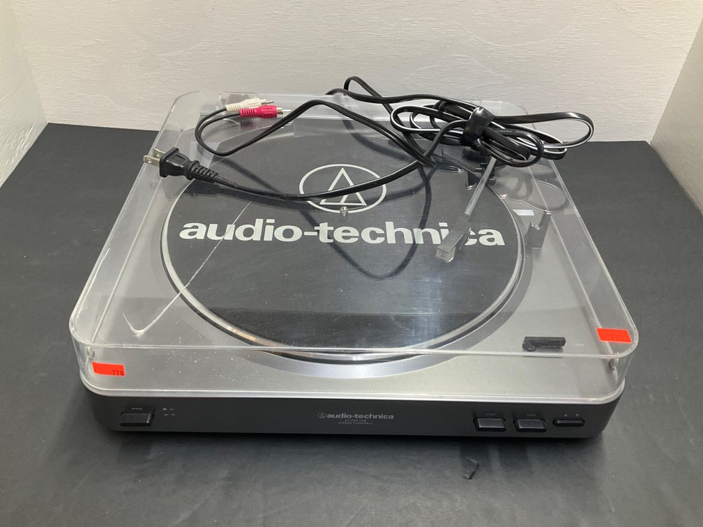 Audio-Technica AT-LP60-USB stereo turntable, cracked top piece