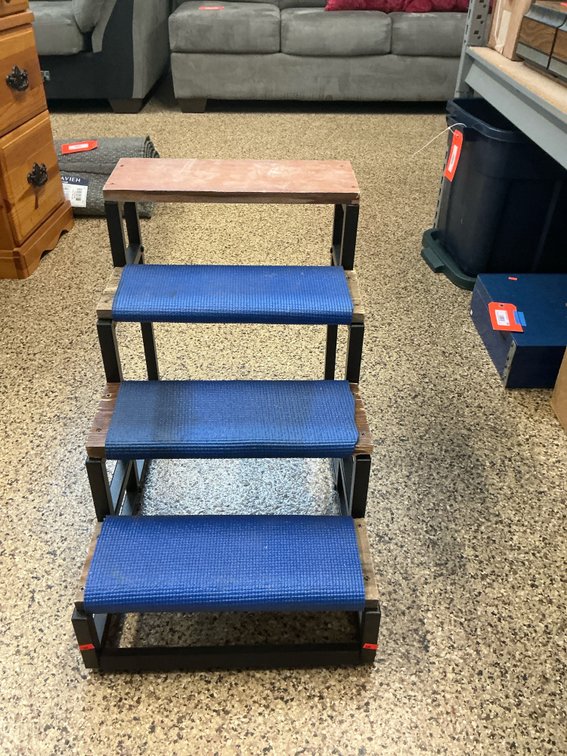 Four-step pet stairs with black metal frame