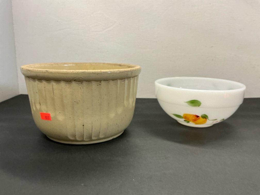 2 mixing bowls with ribbed stoneware & milk glass