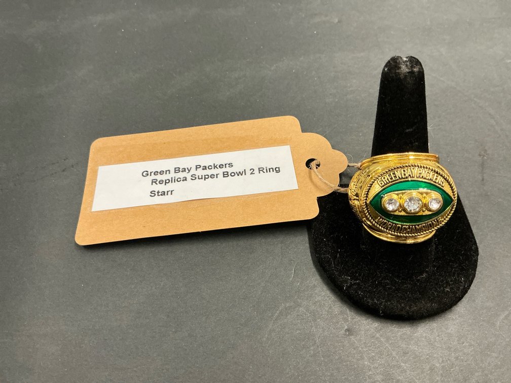 Green Bay Packers replica Super Bowl II championship ring