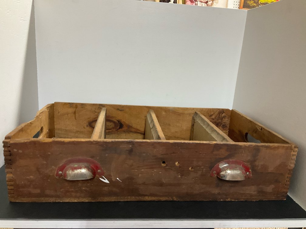 Nitramon S divided wooden crate with cup pulls