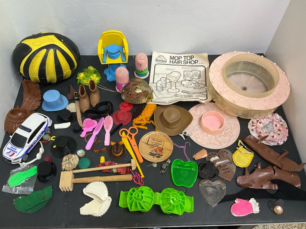 Grouping of plastic toys & doll accessories