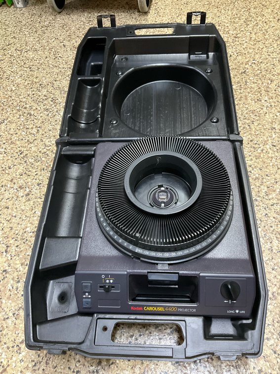 Kodak Carousel slide projector with case & trays