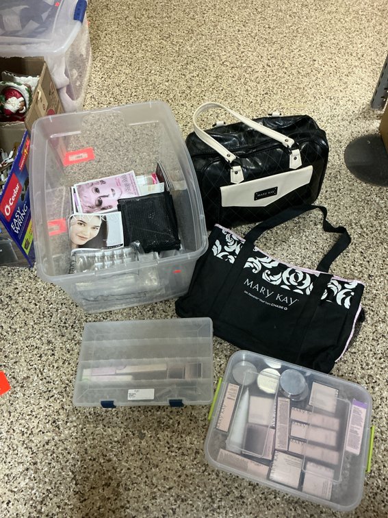 Tote-NO cover, Mary Kay hand bags