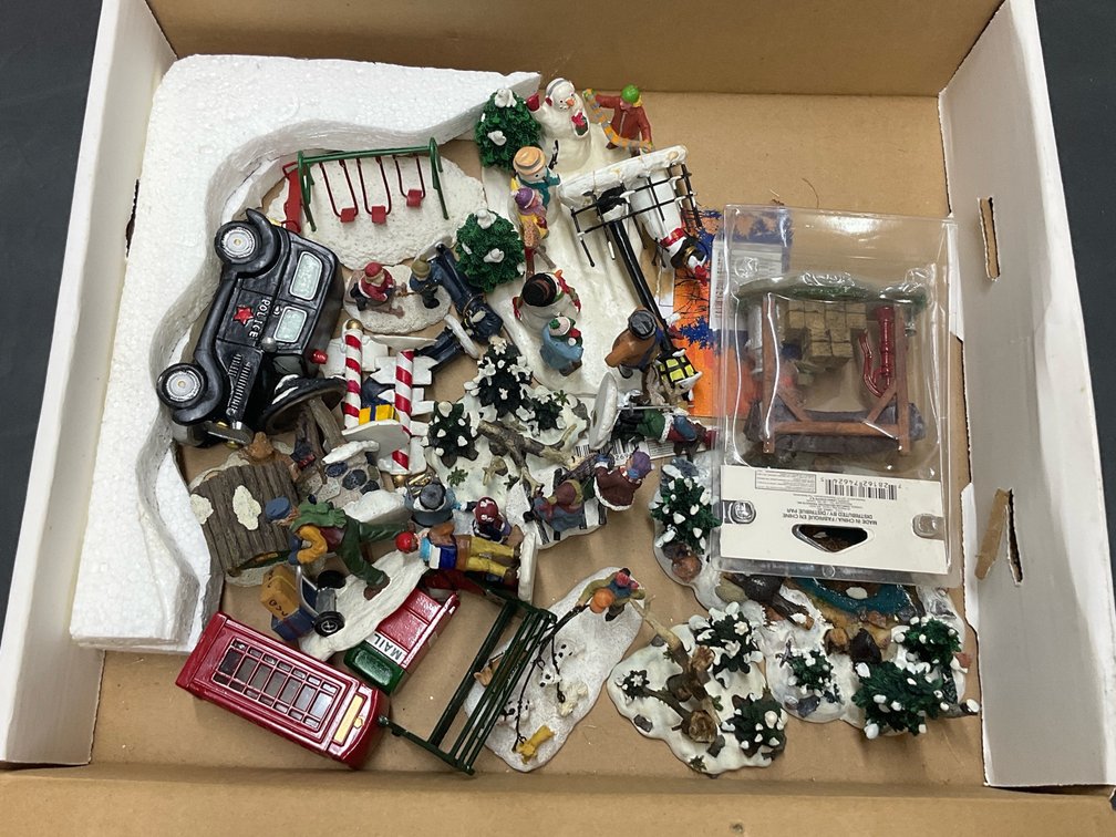 Grouping of holiday village figurines & accessories