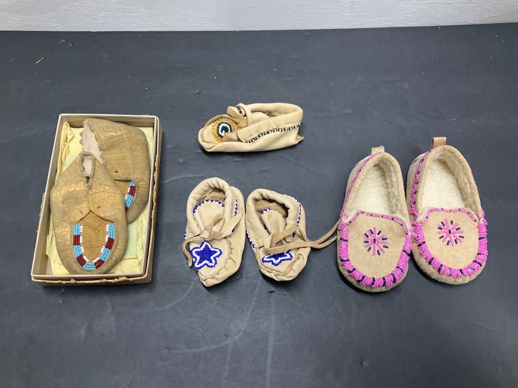Grouping of beaded leather moccasins & slippers