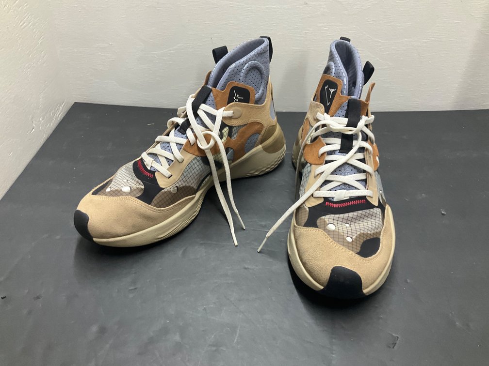 Pair of Jordan Delta Mid sneakers, size 11