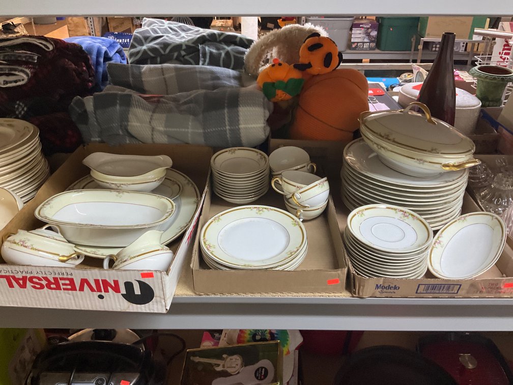 3 boxes Bavaria Madison porcelain dinnerware set