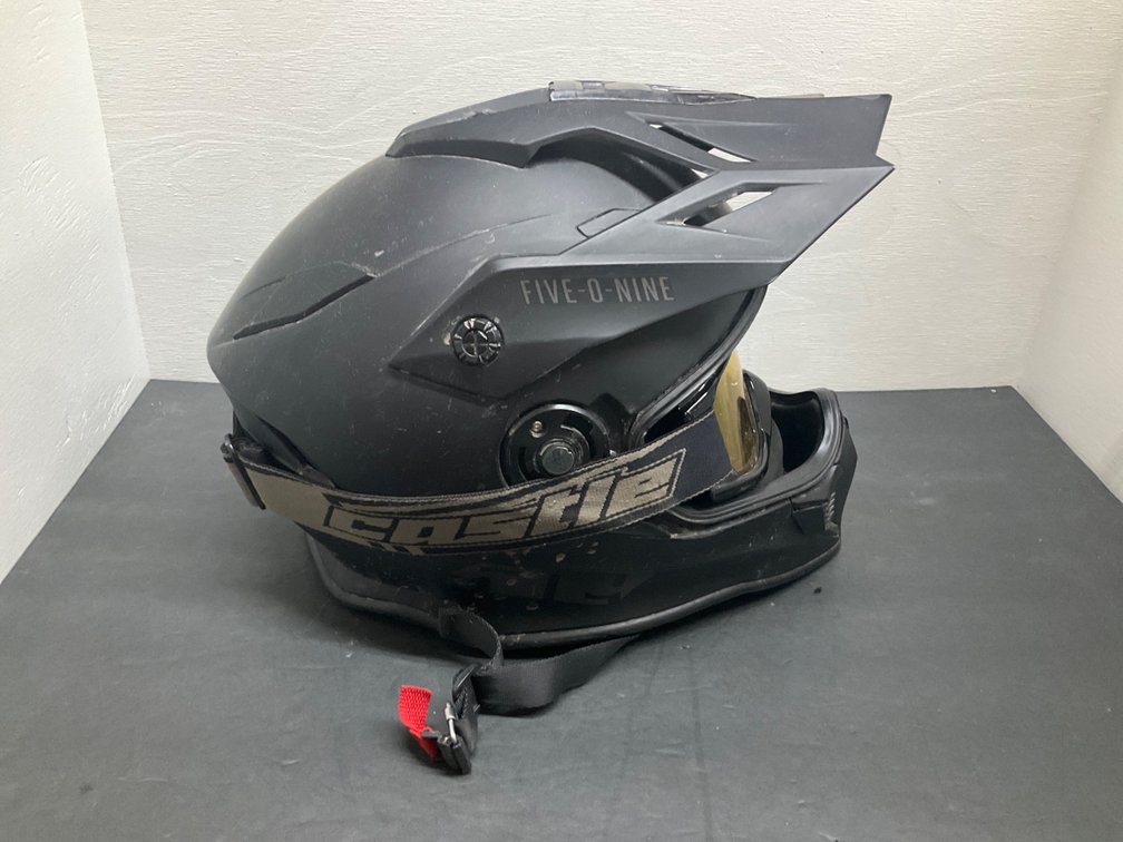 509 matte black full-face helmet with Castle goggles