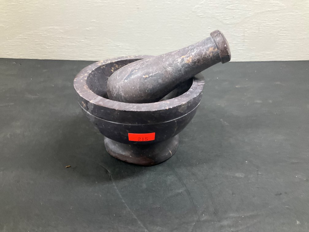 Carved mottled stone mortar & pestle set