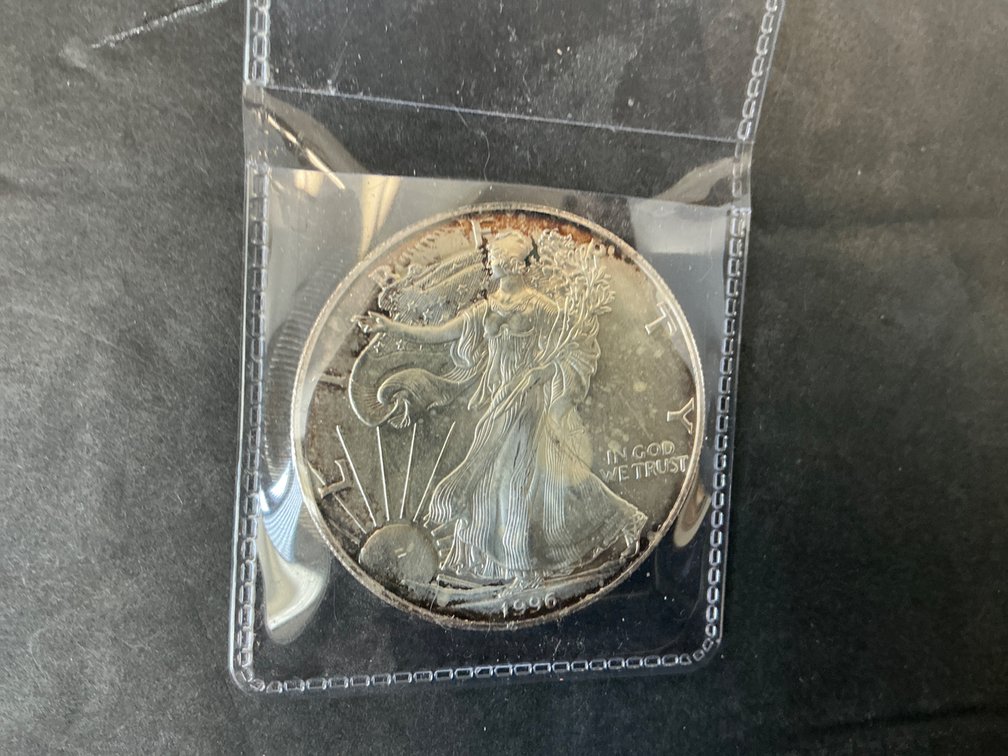 1996 American Silver Eagle 1 oz silver dollar - key date