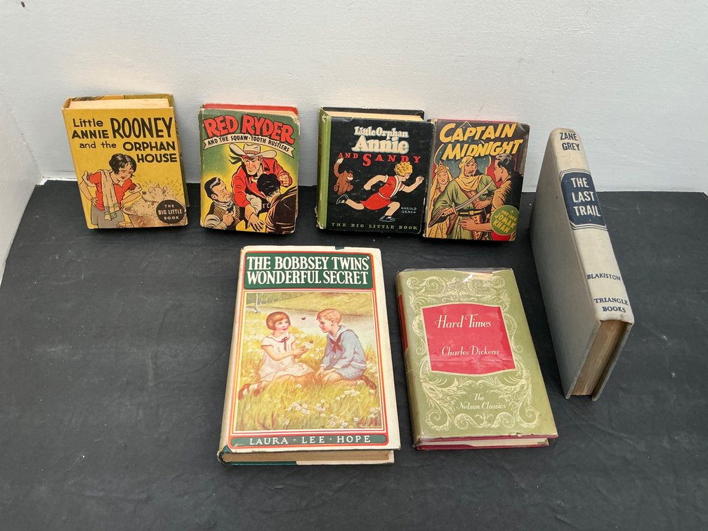 Grouping of 7 books including Big Little Books