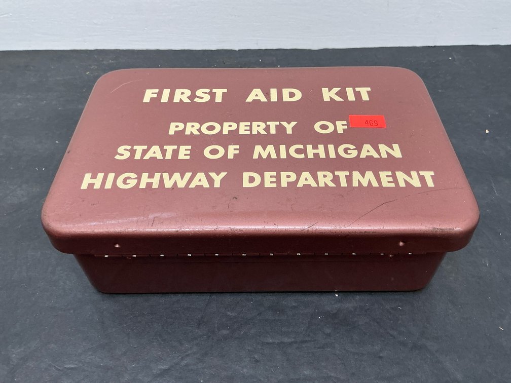 Medical Supply Company State of Michigan metal first aid kit