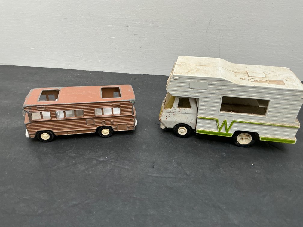 Toy motorhome & camper vehicles