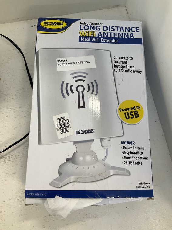Grouping of 2 WiFi antennas & AM/FM clock radio