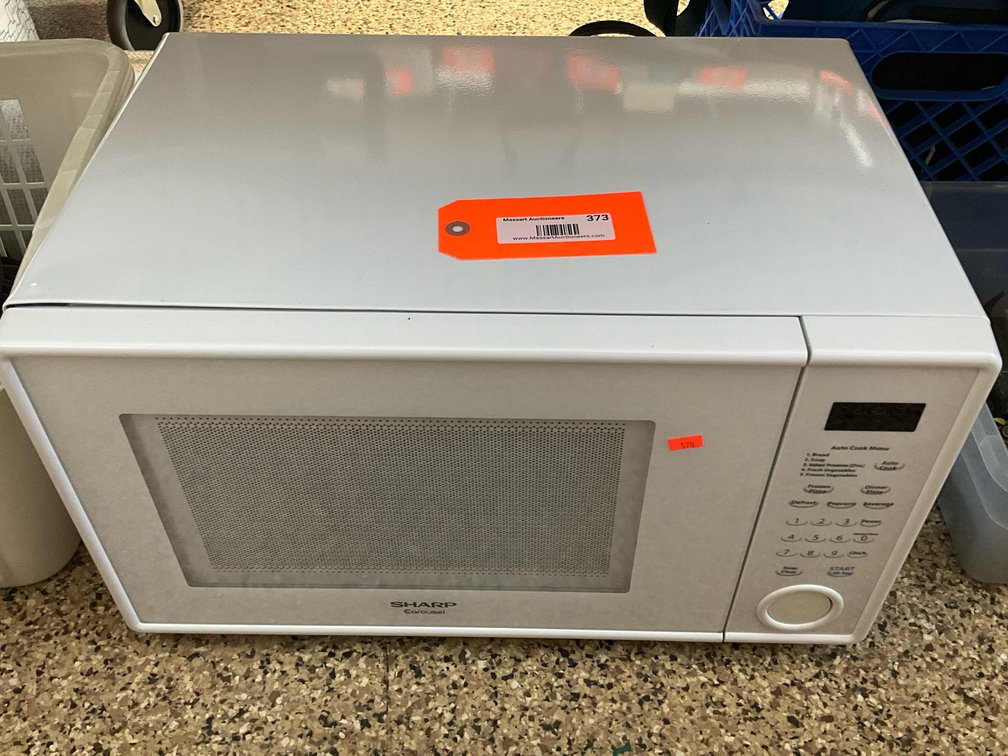 Sharp Carousel white countertop microwave oven