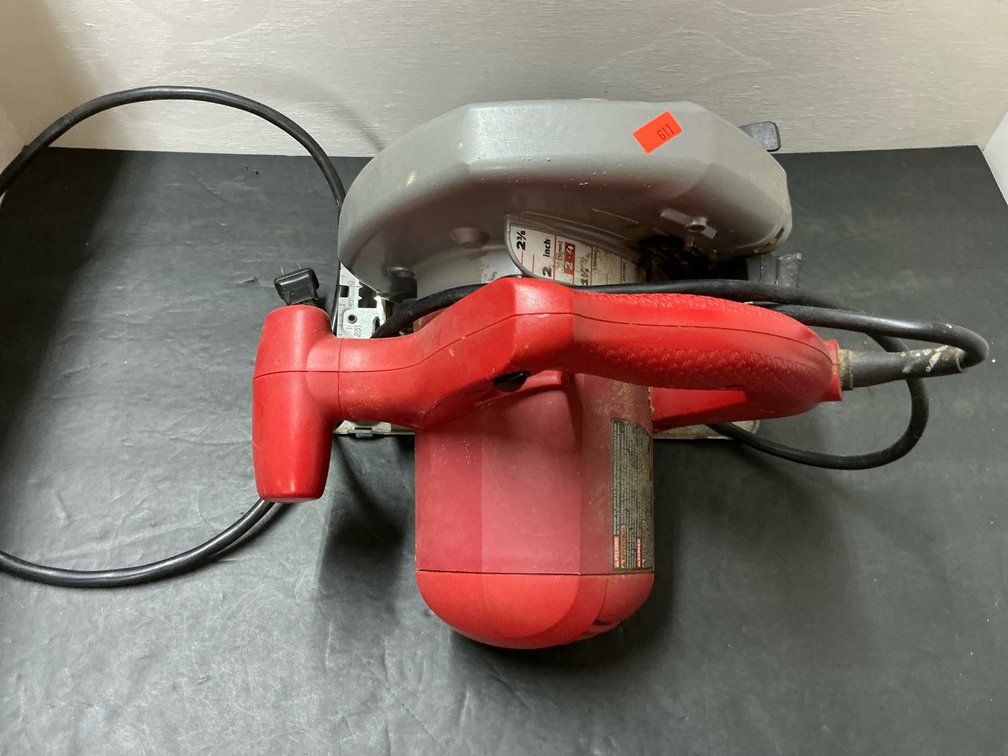 Skilsaw 2.3 HP 7 1/4 in corded circular saw