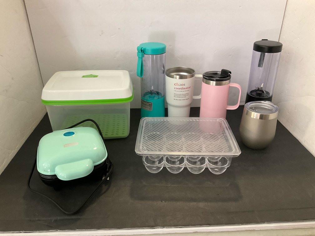 8-piece grouping of small kitchen appliances & drinkware - Kitchen