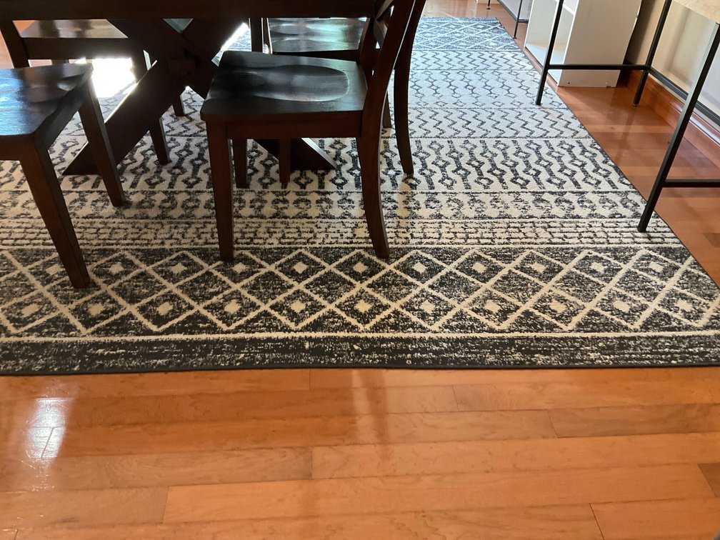 Black & cream geometric low-pile accent rug - Kitchen