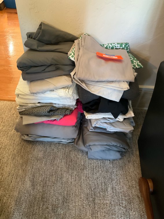 Assorted bed linens, sheets & textiles - Living Room