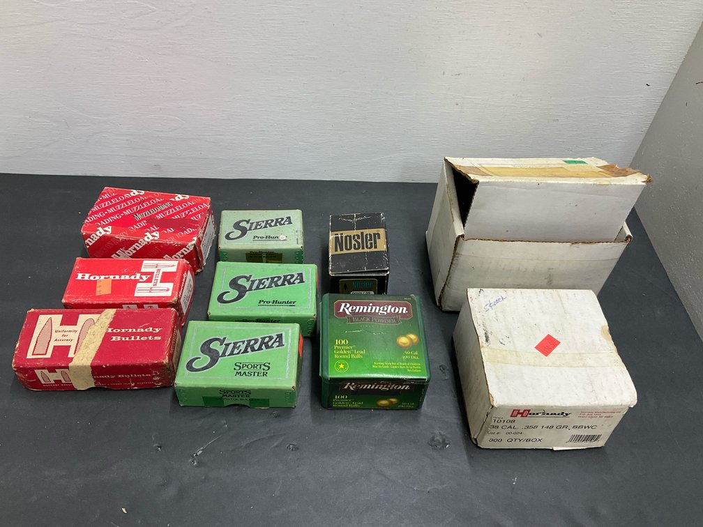 Grouping of reloading bullets & lead round balls